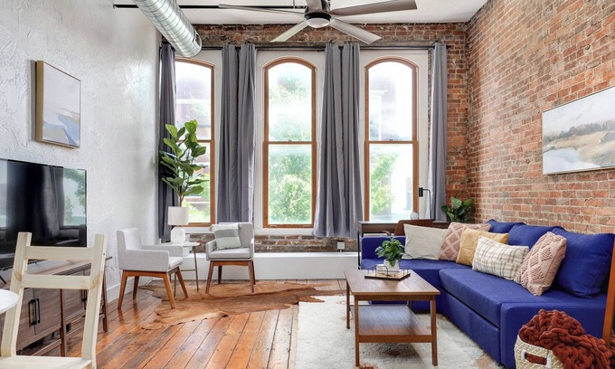 Springfield Apartment | Beautiful Studio Loft with AC & Wifi on Historic C - Street in Springfield