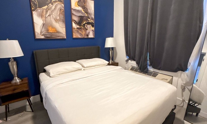Elizabeth Apartment | Beautiful Studio Near Airport 6984