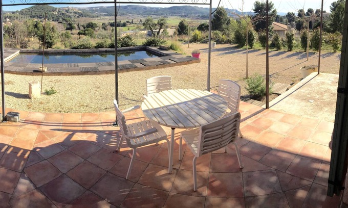 Velaux Apartment | Beautiful studio with pool near Aix-en-Provence