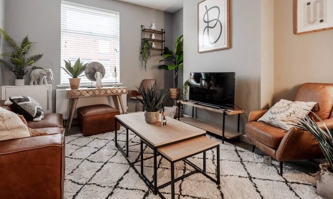 Middleton House | Beautiful, Stylish Home | Just 20 Mins to MCR