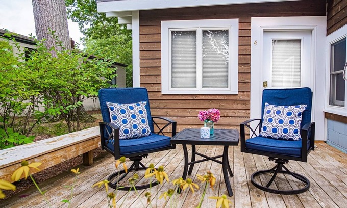 Glen Arbor Apartment | Beautiful suite located on iconic M-22 in downtown Glen Arbor