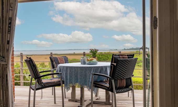Ronbjerg Cottage | Beautiful summer house for 6 people with a view of the Limfjord