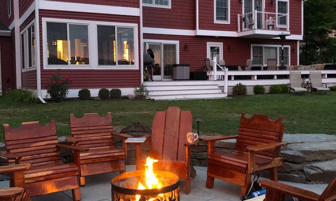 Hammondsport House | Beautiful sunrises! Custom home on the lake in a protected cove with a hot tub!