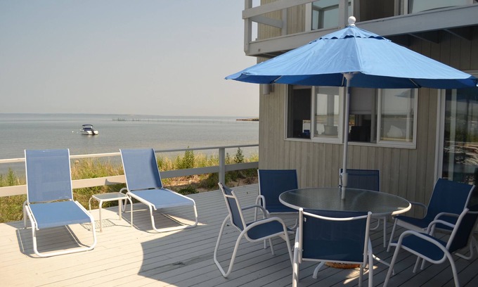 Napeague House | Beautiful sunset views, right on the beach