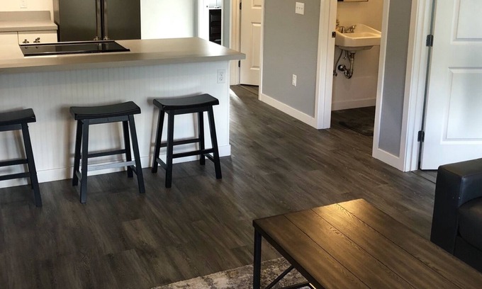 Sitka Apartment | Beautiful Three Bedroom, Two Bath with Mountain Views