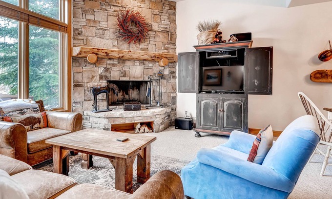Park Meadows House | Beautiful townhome w/ private hot tub, shared pool & mountain views!
