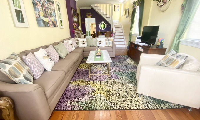 Mid-City House | Beautiful Townhouse