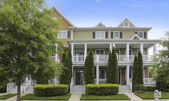 Sun Ridge House | Beautiful townhouse at Bayside Resort! 5 minute walk to pool/tennis/pickleball