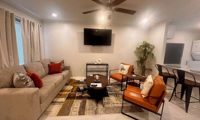 Highlands - Perkins Apartment | Beautiful Two Bed Room - Apt 1 - Down Stairs