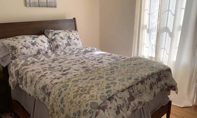 Newark Apartment | Beautiful & unique home with 3 bedrooms and two bathroom.