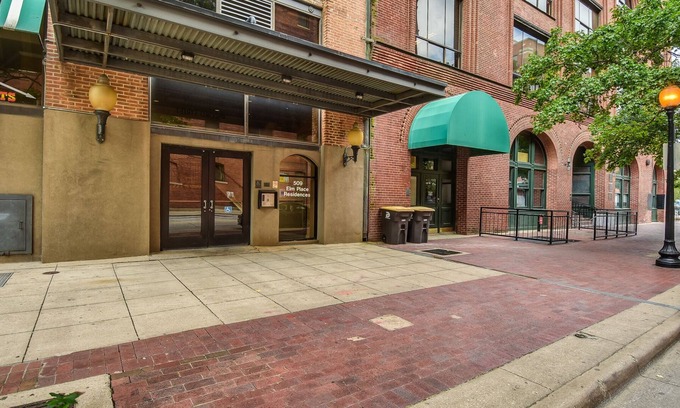 Downtown Dallas Condo | Beautiful updated condo in the heart of Dallas