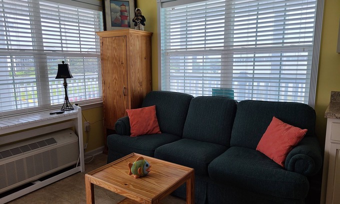 Atlantic Beach Apartment | BEAUTIFUL UPSTAIRS CORNER STUDIO CONDO ON ATLANTIC BEACH