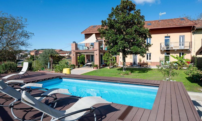 San Damiano dʼAsti House | Beautiful villa for 10 people with private pool, WIFI, A/C, patio and parking