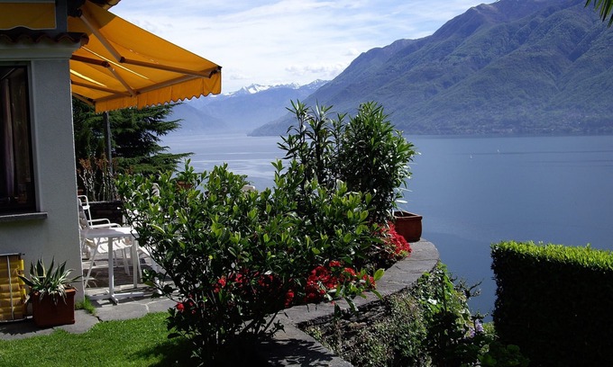 Brissago House | Beautiful vacation home in a prime location above the lake