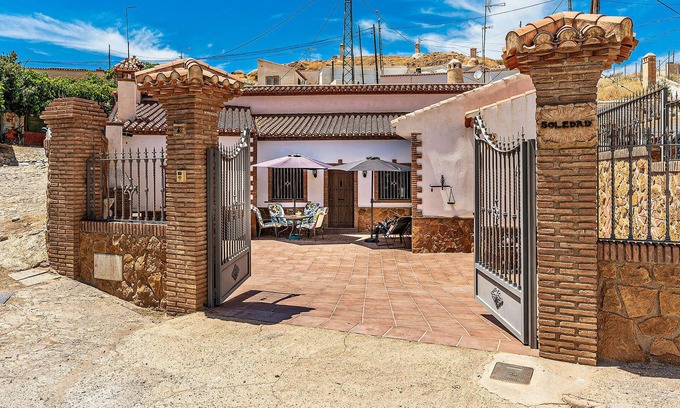 Guadix House | Beautiful vacation home for the whole family in Guadix in the plateau of Granada province.