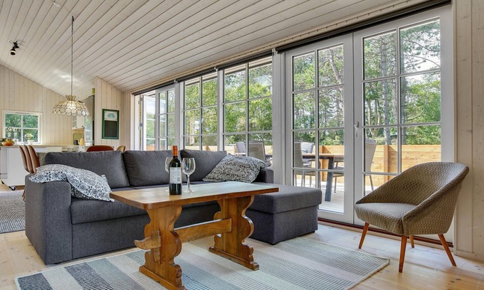 Borre House | Beautiful vacation home on the beach at Råbylille on Møn.