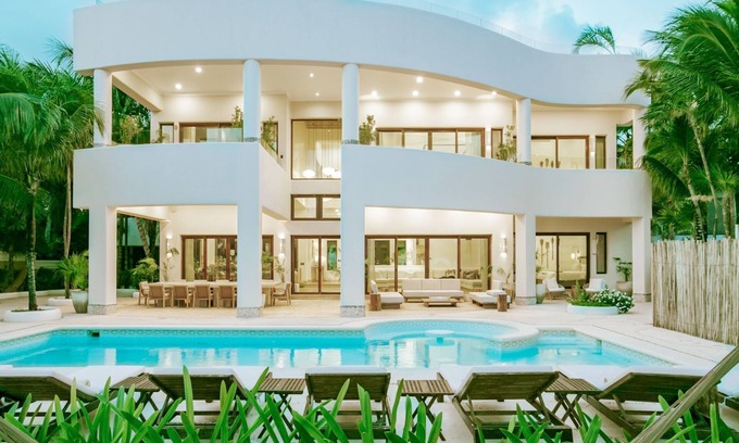 Playacar Fase I Villa | Beautiful vacation rental for 16 people near Tulum