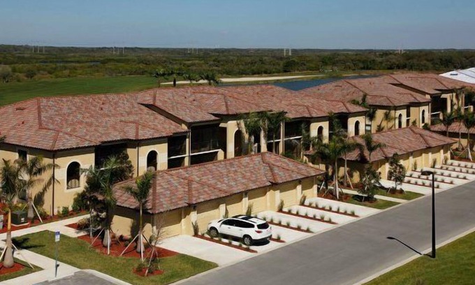 Bradenton Condo | Beautiful 'Veranda' Style Condo With Wonderful Views.