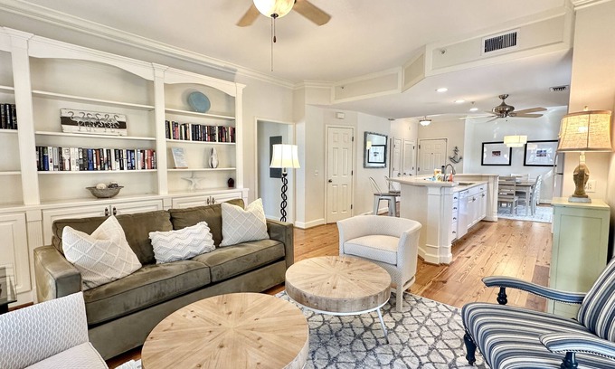 North Forest Beach Condo | BEAUTIFUL VILLA WITH ROOFTOP POOL, BEACH ACCESS & COLIGNY PLAZA