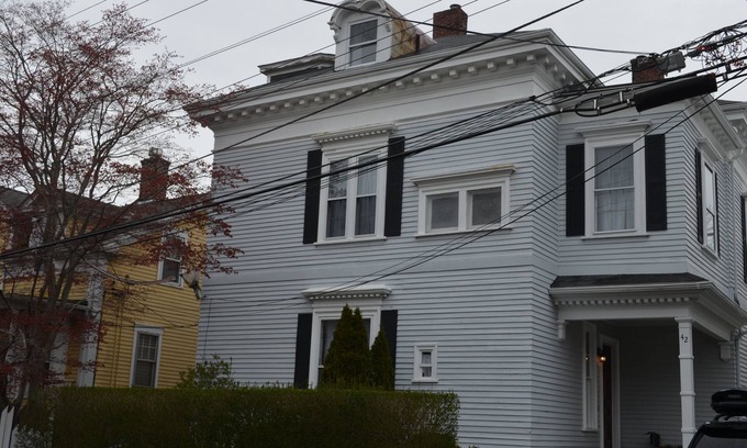 Off Broadway House | Beautiful Victorian M2 Perfect Location