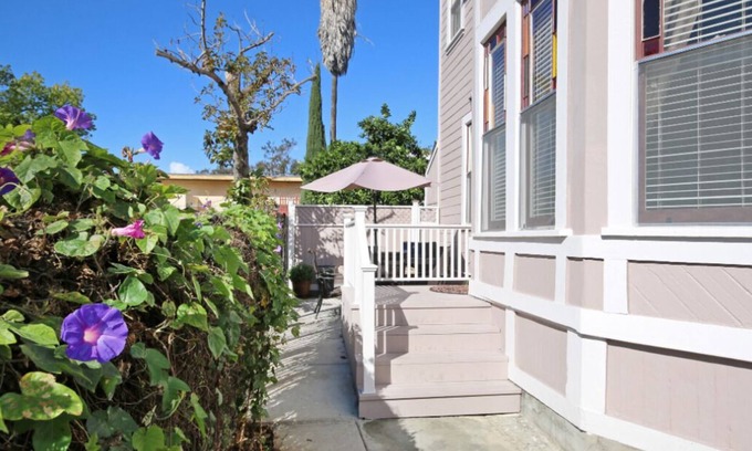 Sherman Heights Condo | Beautiful Victorian Unit with Private Patio, BBQ Close to DT, Convention Center