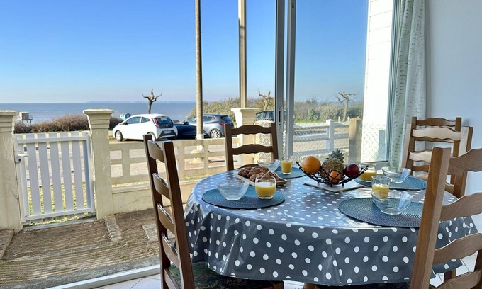 Tharon-Plage House | Beautiful villa for 6 people with WIFI, TV, pets allowed and parking