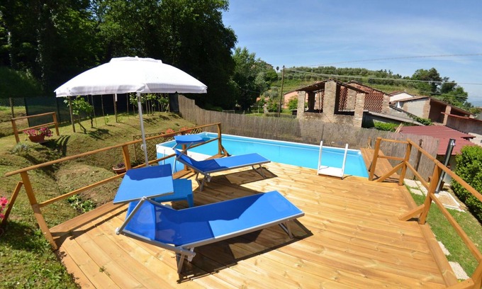 Capannori House | Beautiful villa for 2 guests with WIFI, private pool, TV, pets allowed and parking, close to Lu.