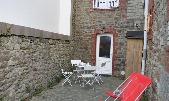 Saint-Igneuc House | Beautiful villa for 5 guests with WIFI, TV, terrace and pets allowed