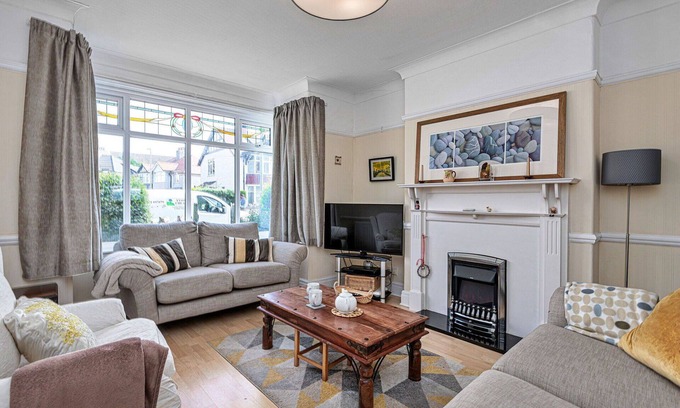 Rhos on Sea House | Beautiful villa for 6 guests with WIFI and TV
