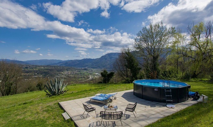 Mologno House | Beautiful villa for 4 guests with private pool, WIFI, TV, patio and pets allowed