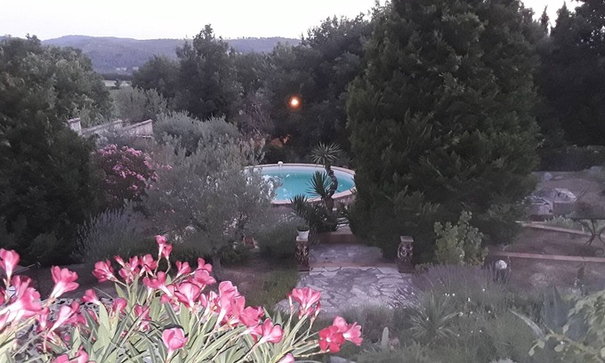 Pierrevert House | Beautiful villa in a green setting for moments of happiness ..