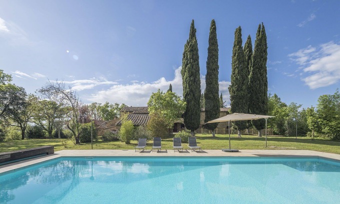 San Macario In Monte House | Beautiful villa with pool, A/C, WIFI, TV, veranda, pets allowed and parking, close to San Gimig.