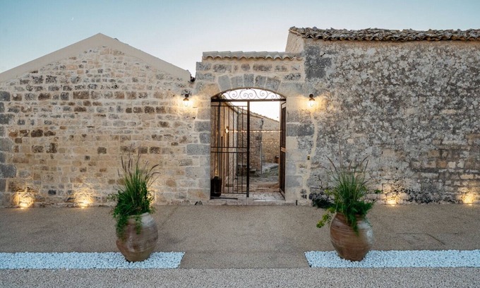 Modica Villa | Beautiful villa with pool ideal for families.