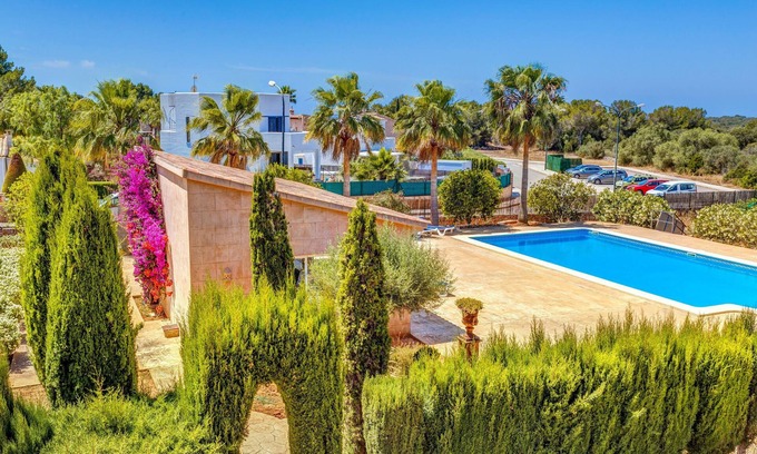 Llucmajor Villa | Beautiful Villa with Pool, Wi-Fi, Terrace and Balcony; Parking Available