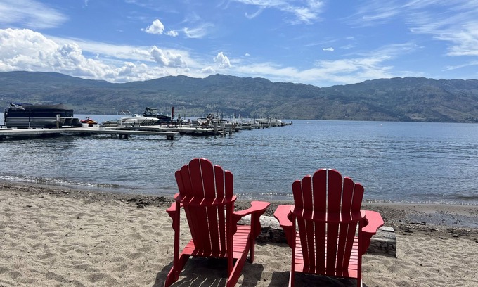 Westbank Condo | Beautiful Waterfront 1400 sq f, 2 level Condo ground floor walk out.
