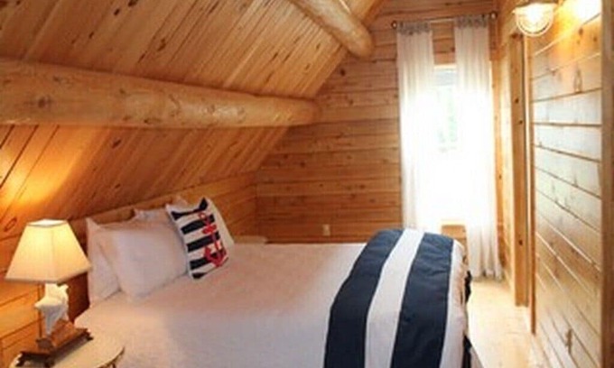 Salsbury Cove Cottage | Beautiful waterfront Bar Harbor cottage with nice beach
