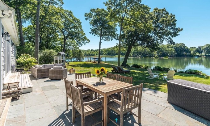 Southold House | Beautiful waterfront house in Southold