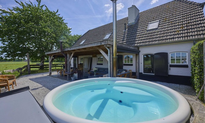 Holten Villa | Beautiful wellness villa with sauna and hot tub