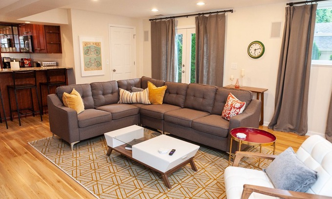 Channing Valley House | Beautiful West Midtown Suite #2, Minutes From Everything