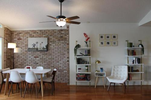 Jones Mills House | Beautiful Wooded Retro Style Home