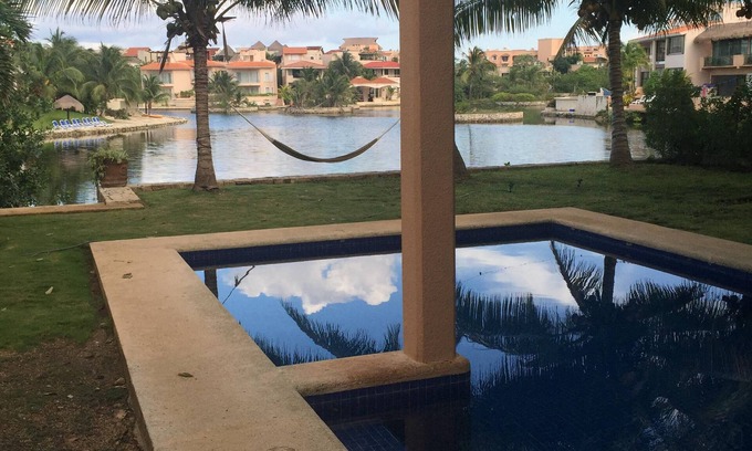 Puerto Aventuras House | BEAUTIFULL 4 BDRS. WATER FRONT VILLA