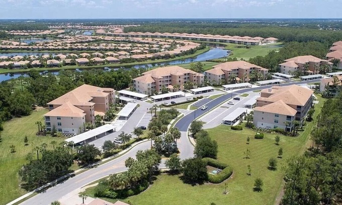 Pelican Preserve Condo | Beautifully furnished condo in Pelican Preserve.
