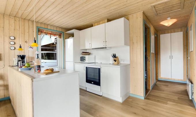 Hejsager Strand House | Beautifully furnished cottage on Hejsager beach right next to the Lillebælt.