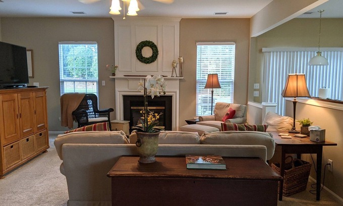 Provincetowne House | Beautifully furnished in quiet neighborhood located in southeast Charlotte.