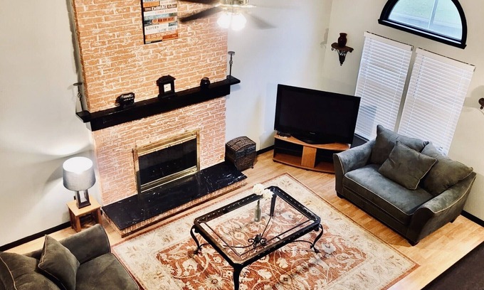 Pineville House | Beautifully furnished home next to lake & park - safe and convenient location
