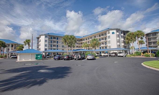 New Smyrna Beach Condo | Beautifully redecorated 1st Floor - 3 bed 2 Bath Condo in New Smyrna Beach, FL