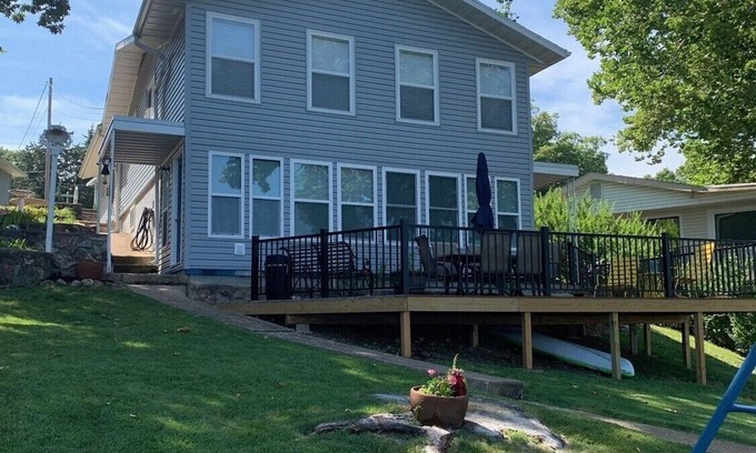 Gravois Mills House | Beautifully Remodeled Lake Front Home at 7MM- Sleeps 10