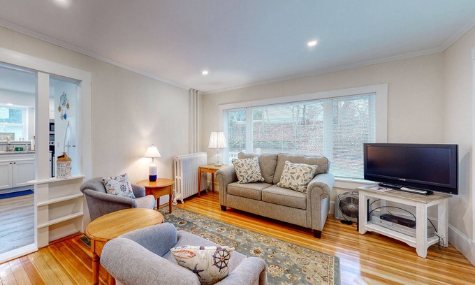 Boothbay Harbor House | Beautifully renovated home w/prime location - walk to the footbridge & downtown