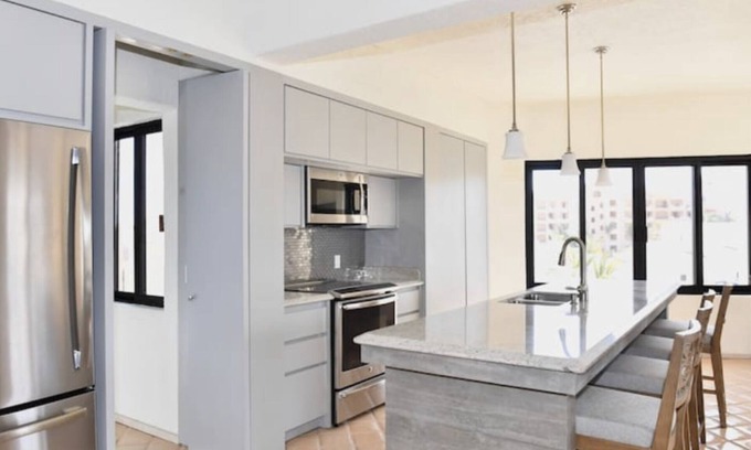 Marina Condo | Beautifully renovated Condo-Terrasol 201 de Law, Cabo center area, beachfront