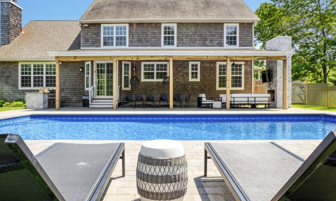 Shinnecock Hills House | Beautifully renovated home, entertainers dream, saltwater pool and spa,.